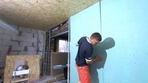 Зашиваю стенку гипсокартоном  Обрешетка для гипсокартона