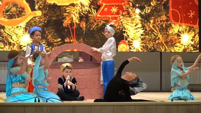 Детский сад №190, Воронеж. Мюзикл "Щелкунчик" 2019г. Восточный танец смотреть онлайн