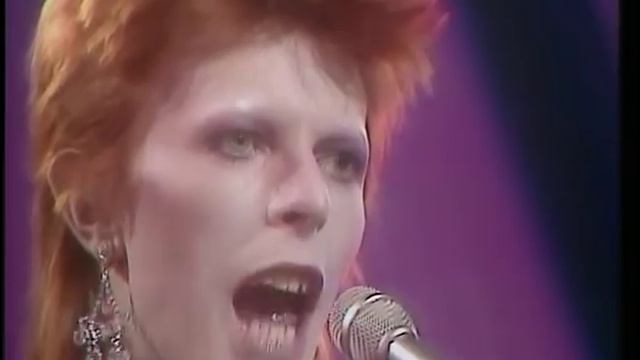 David Bowie - Drive-In Saturday смотреть онлайн