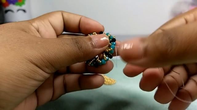 Tutorial Aretes con cristales y superduos tipo dona смотреть онлайн
