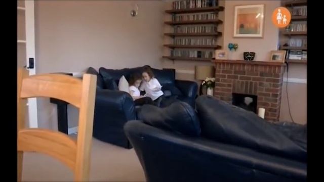 Четыре девочки (идентичные близнецы) смотреть онлайн