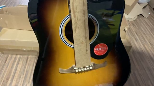FENDER FA-125CE Guitarra Electroacustica UNBOXING смотреть онлайн