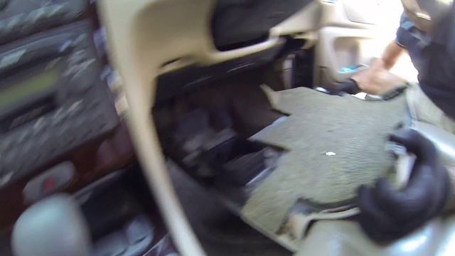 Volvo V70 replace of brake light switch replacement. Gearbox problems. OBD clear faults смотреть онлайн