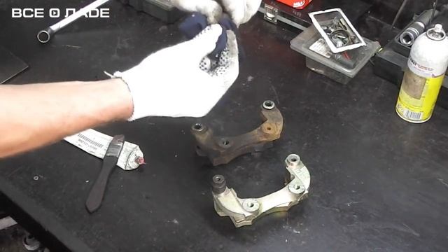 Замена скобы суппорта переднего тормозного механизма