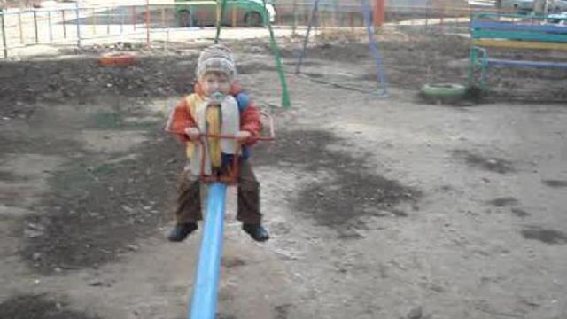 Руслан на качелях - 1 смотреть онлайн