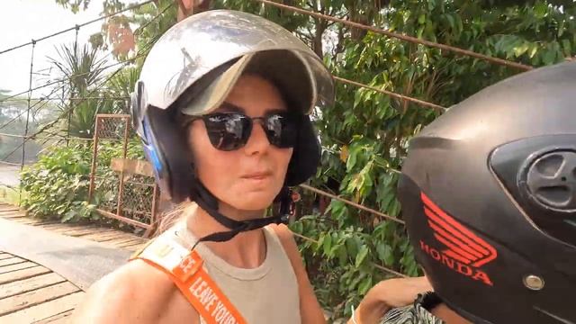 Как выжить в Лаосе. Натерпелись страха. Мекка бэкпекеров Ванг Вьенг. смотреть онлайн