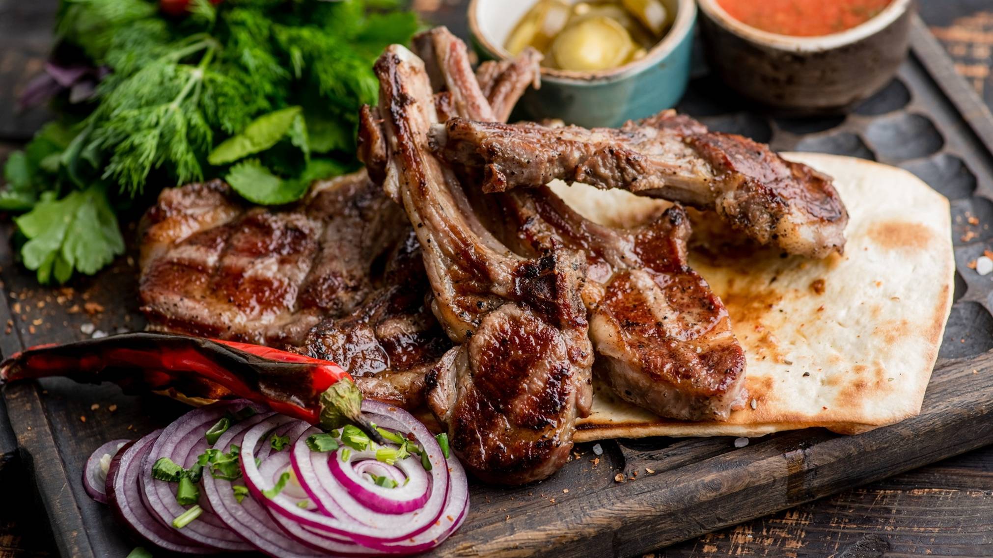 Каре Ягнёнка на мангале, шашлык и люля в Ресторане "Хан Сарай", Казань 🔥👌 смотреть онлайн