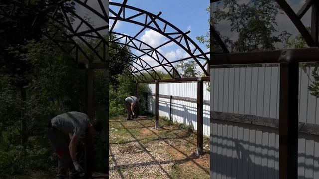 Навес из поликарбоната для машины 6х4 от мастерской Спецкаркас, почти готов…)