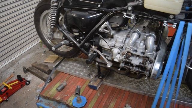 Honda GL1000 Goldwing 1978 - Restoration - Part 1 смотреть онлайн