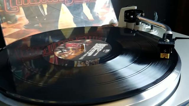 Bitches Ain't S**t - Lil Jon ft. Snoop Dogg смотреть онлайн