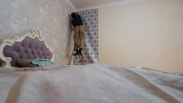 Как поклеить обои быстро и весело))) смотреть онлайн