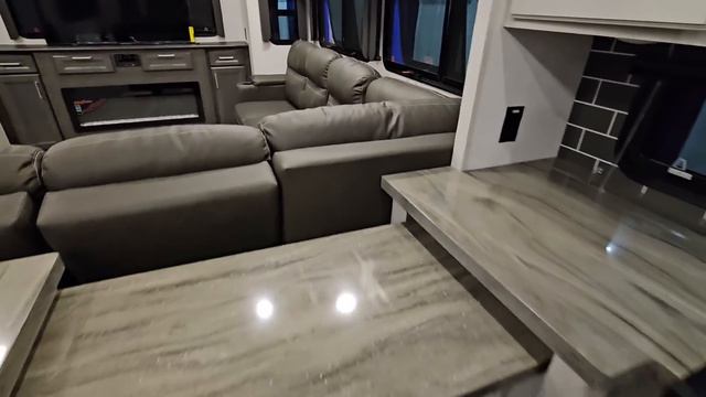INCREDIBLE FLOORPLAN! 2024 Cougar 320RDS Midnight Edition! смотреть онлайн