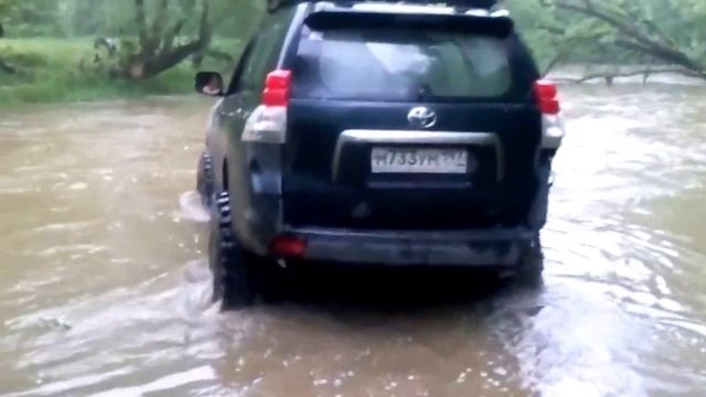 Mitsubishi L200 UAZ Patriot Suzuki Escudo Toyota Prado 4x4 Off Road