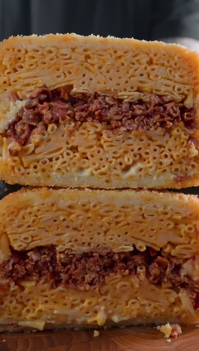 МАКАРОННЫЙ БУРГЕР | АСМР кулинария и еда смотреть онлайн