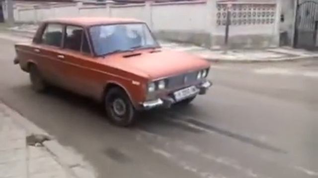 LaDa VS Audi 80 смотреть онлайн
