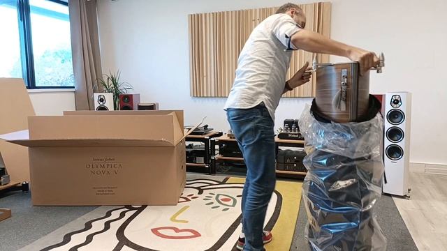 Unboxing Sonus Faber NOVA 5 смотреть онлайн