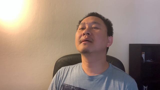 BLOWING SPIT BUBBLES - How To Blow Spit Bubbles смотреть онлайн