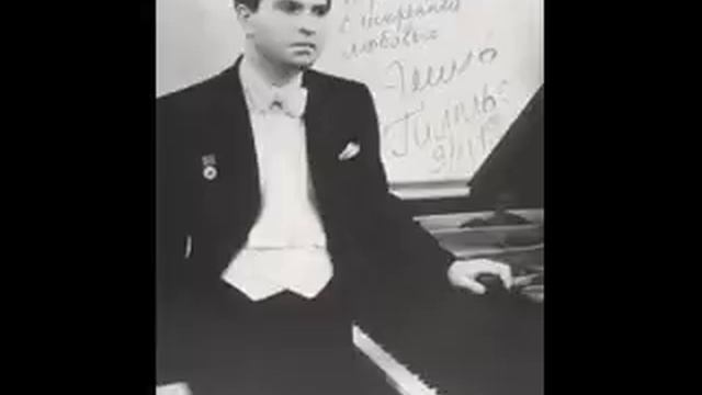 Emil Gilels plays Rachmaninov "Polichinelle" смотреть онлайн