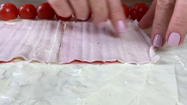 ТРИ лучшие ЗАКУСКИ на ПРАЗДНИЧНЫЙ СТОЛ. РУЛЕТЫ из ЛАВАША смотреть онлайн