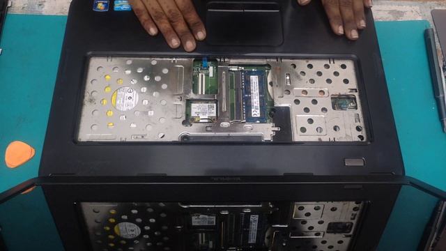 Dell Inspiron N5050 i5 Laptop Hard Disk Replacement Procedure смотреть онлайн