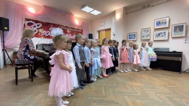 Музыка Иванникова,слова Агаджановой «Жук», исполняет дошкольный хор «Звёздочки» смотреть онлайн