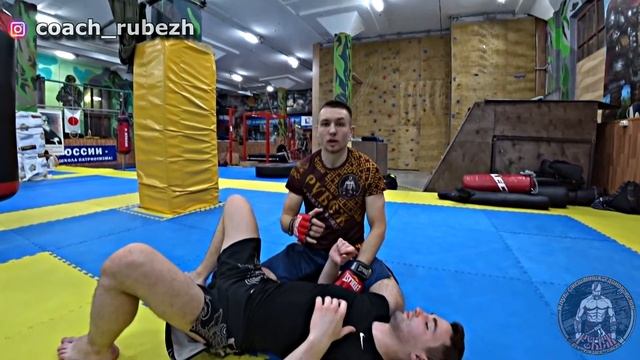 Д'арс и рычаг локтя (D'arce choke & Armbar) из Бокового Удержания Side Control. смотреть онлайн