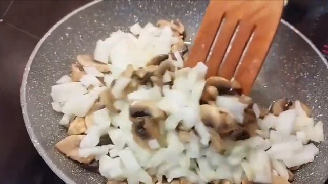 Рецепт Нереально Вкусного Пирога! Ни одного Праздника без этого Пирога! Пирог "Сытный" смотреть онлайн