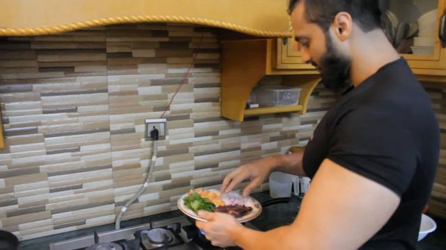 Meal 1 Breakfast : Wake Up The Beast Bodybuilding and Fitness Program смотреть онлайн