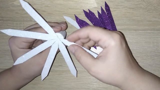 ШАРИКИ НА ЕЛКУ ИЗ ФОАМИРАНА. Ёлочные игрушки канзаши. смотреть онлайн