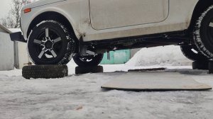 Установка порогов бумер на ниву. как всегда геморрой