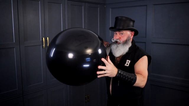 Mad Hat Black B2P смотреть онлайн