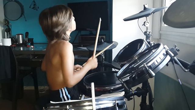 Maroon 5 - Never Gonna Leave This Bed - Bateria by Tobias Guevara - Alesis DM8 Pro смотреть онлайн