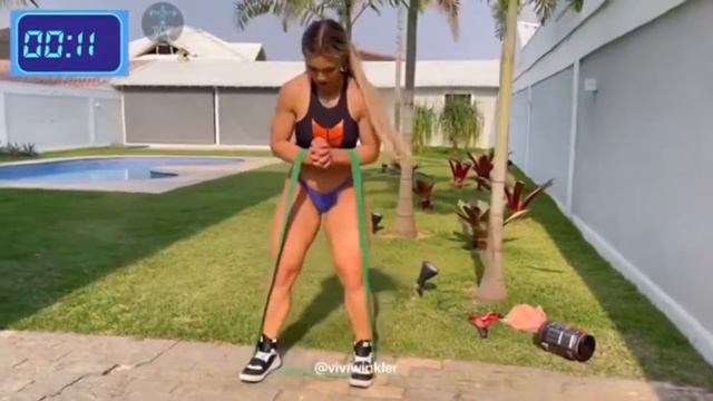 TREINO DE GLÚTEOS COMPLETO EM CASA  INICIANTE ( Musa Fitness Vivi Winkler)