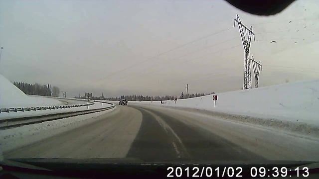 Пермяки на снегоходах рискуют возле трассы смотреть онлайн