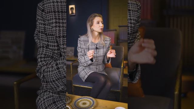 Столовый этикет & cервировка стола с Ксенией Ферзь & Дом Фарфора – про 4 ошибки за столом смотреть онлайн