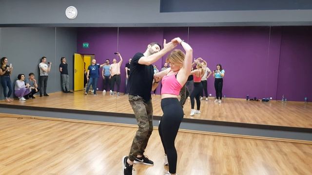 TAKI TAKI - Bachata Urban Street by Maria & Radek смотреть онлайн
