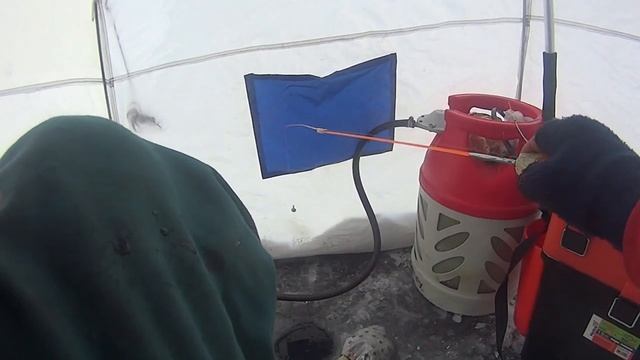 Рыбалка на Белоярке, открытие первого льда 2022. Терпения хватает. А у вас??? смотреть онлайн