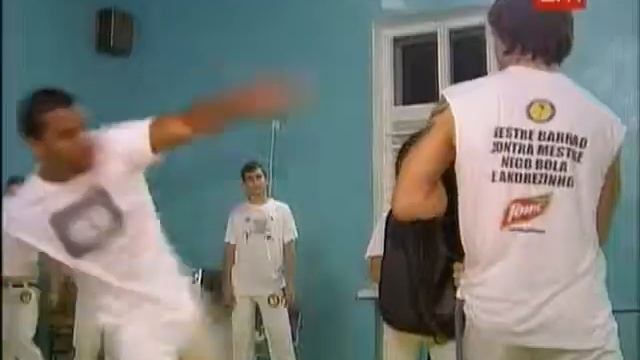 Сюжет о семинаре с Prof.Barraozinho 2007 на телеканале "СИТИ". Axe capoeira смотреть онлайн