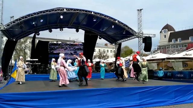 В центре Одессы отпраздновали Пасху с греческим колоритом смотреть онлайн