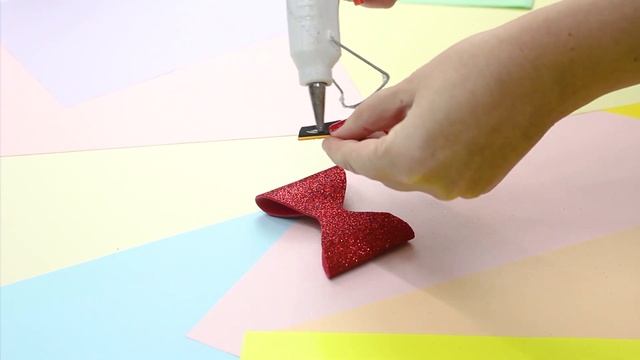 Новогодние заколки для девочки своими руками/ Как сделать бантики из фоамирана / ИдейкиЗаКопейки