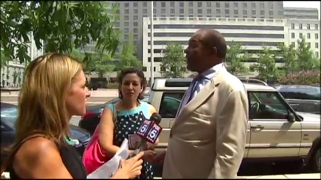 RAW VIDEO: Emily Miller asks Marion Barry about his unpaid DC parking tickets смотреть онлайн