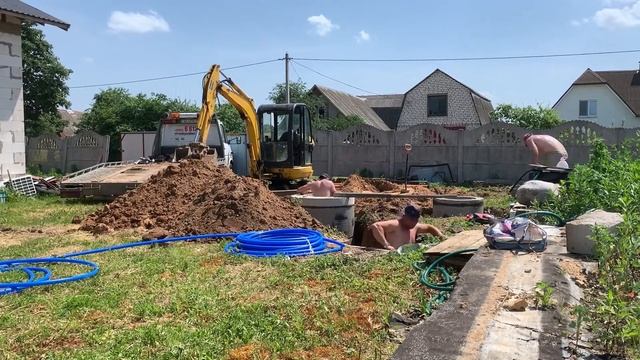 Врезка в центральную канализацию и разводка воды по участку !!! смотреть онлайн