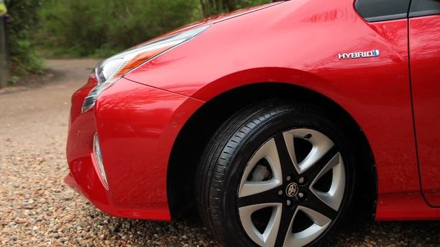 Toyota Prius 1.8 VVT-h Business Edition Plus CVT (2018) Automatic смотреть онлайн