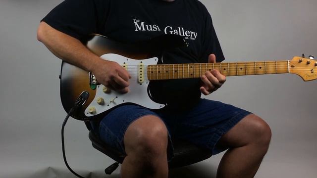 Fender Road Worn '50s Stratocaster in 2-Tone Sunburst смотреть онлайн