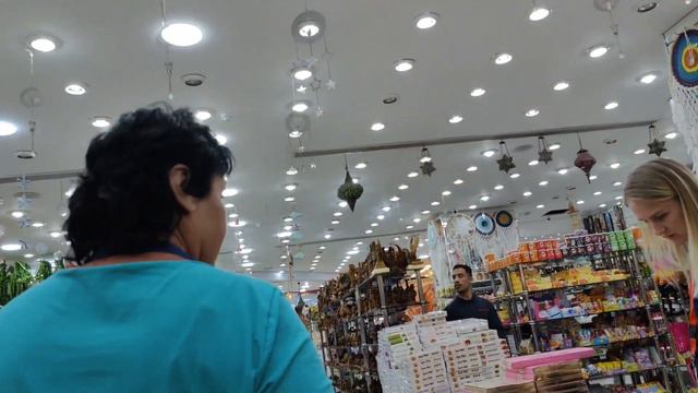 КАК РАЗВОДЯТ ТУРИСТОВ В ЕГИПТЕ НА БЕСПЛАТНЫХ ЭКСКУРСИЯХ ПО МАГАЗИНАМ.