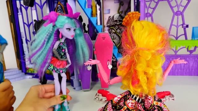 Монстер Хай все серии: Ученики Школы Хай смотреть онлайн