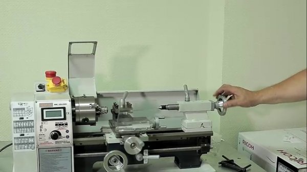 Токарно-винторезный станок настольный MetalMaster MML180x300V