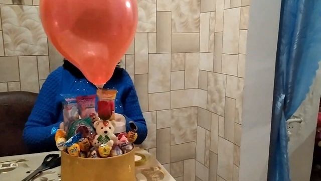 Букет из конфет для детей на воздушном шаре смотреть онлайн