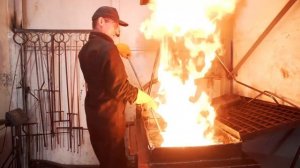 Как делают ПРУЖИНЫ сжатия и растяжения? | Нарезка, навивка и термообработка пружин