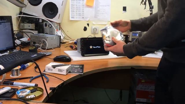 NaviPilot DROID2 Volkswagen 8" распаковка смотреть онлайн